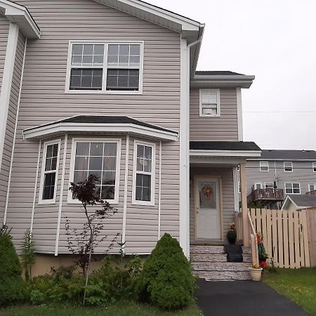 Cozy Pet Friendly Home St. John's Bagian luar foto