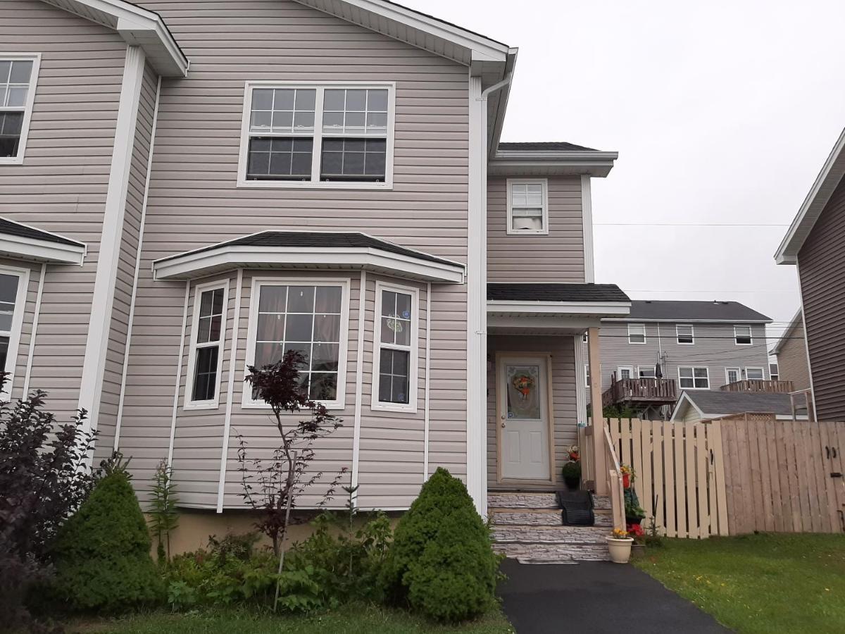 Cozy Pet Friendly Home St. John's Bagian luar foto